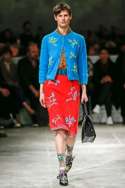 Look 40